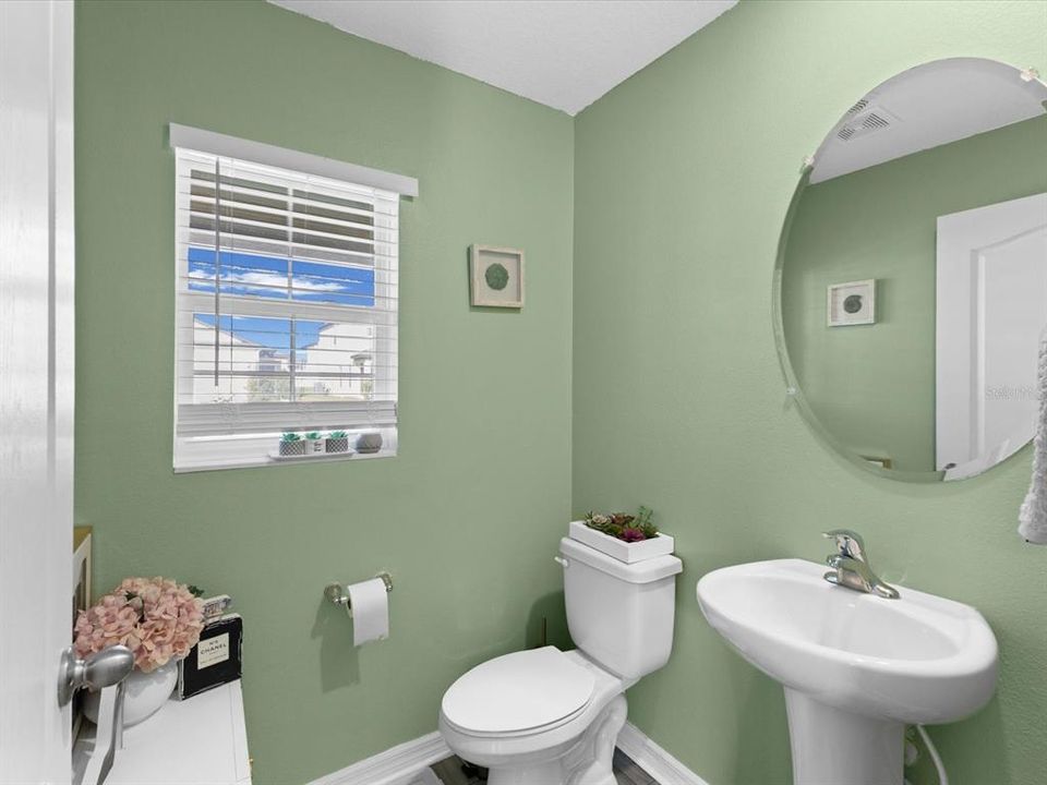 For Sale: $330,000 (4 beds, 2 baths, 1831 Square Feet)