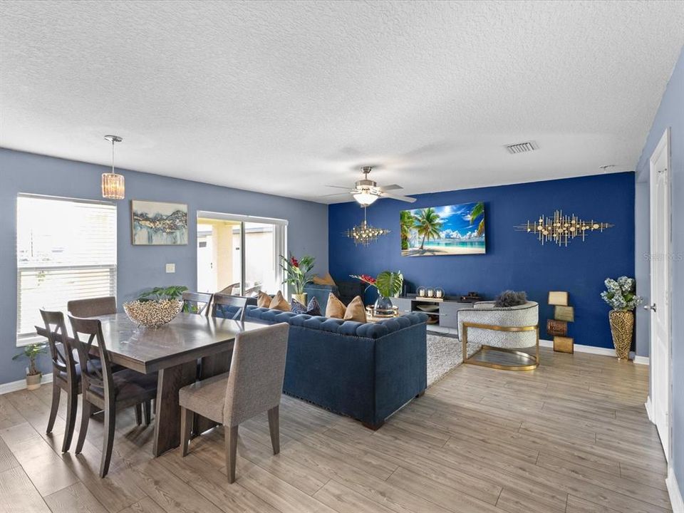 For Sale: $330,000 (4 beds, 2 baths, 1831 Square Feet)
