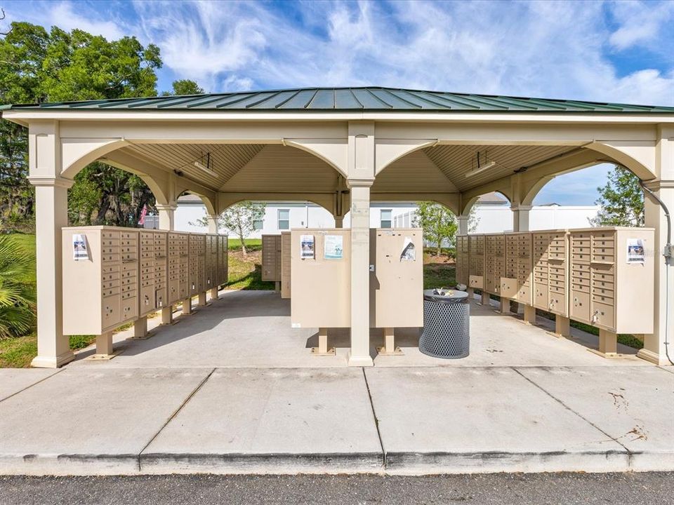 For Sale: $330,000 (4 beds, 2 baths, 1831 Square Feet)