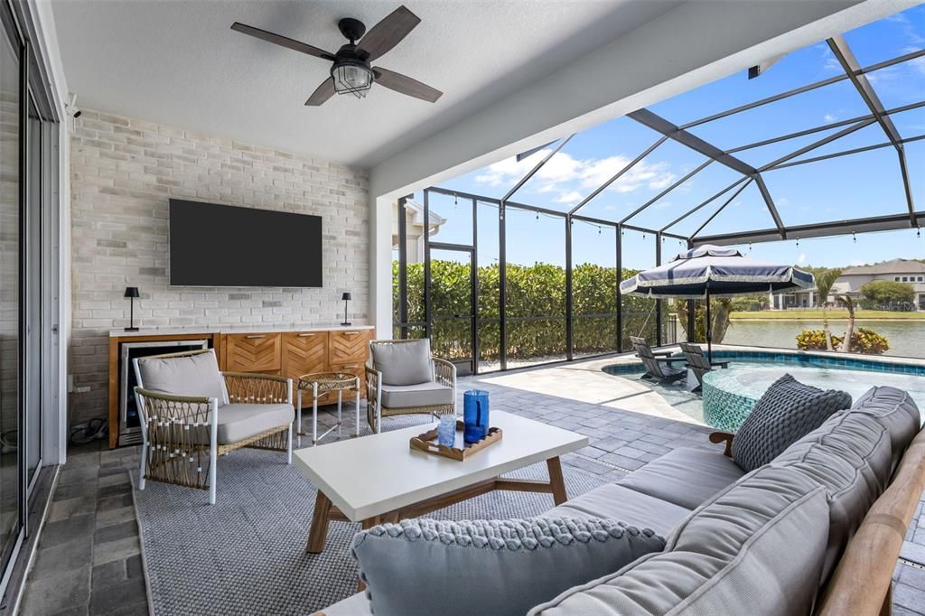 合同活跃: $800,000 (4 贝兹, 2 浴室, 2722 平方英尺)