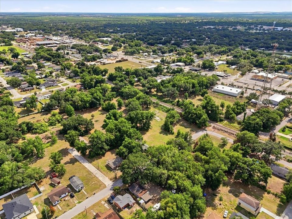 待售: $159,900 (1.91 acres)