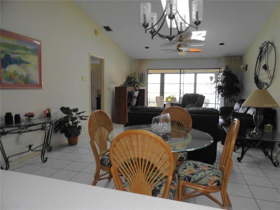En Venta: $319,900 (2 camas, 2 baños, 1441 Pies cuadrados)