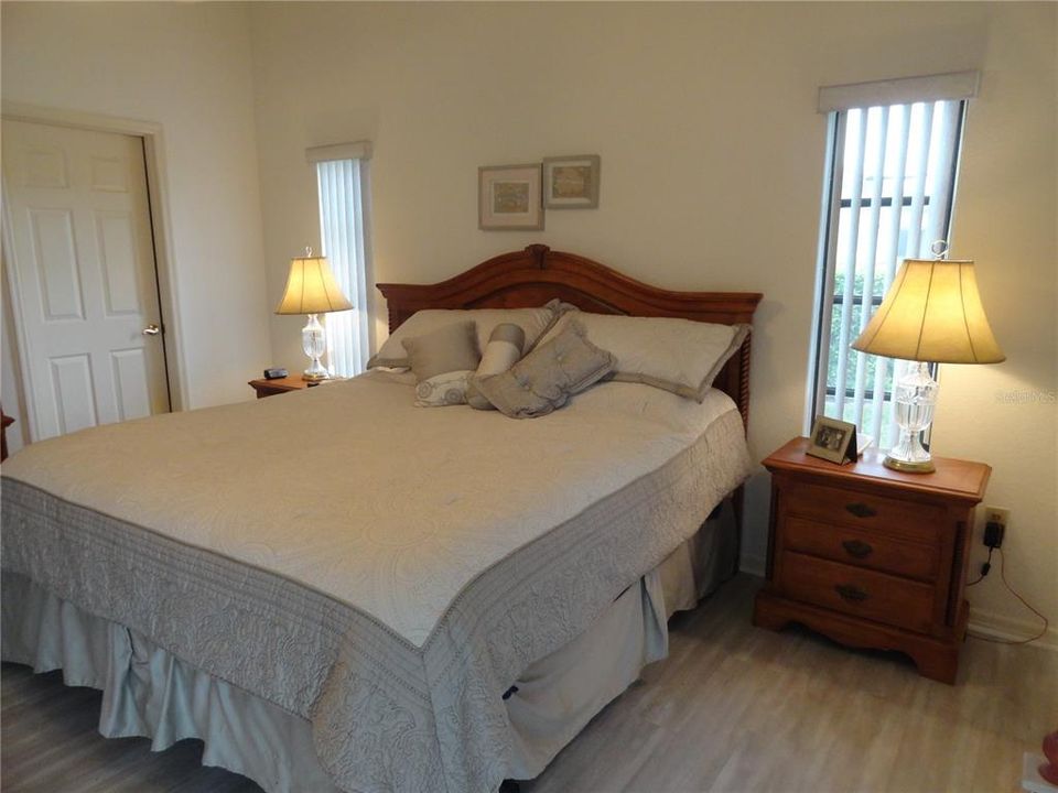 En Venta: $319,900 (2 camas, 2 baños, 1441 Pies cuadrados)