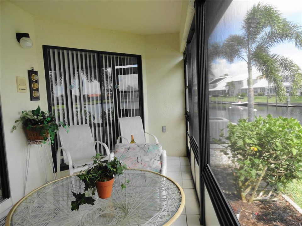 En Venta: $319,900 (2 camas, 2 baños, 1441 Pies cuadrados)