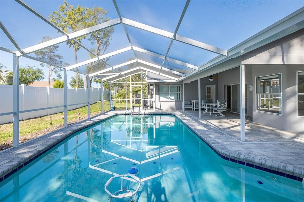 Active With Contract: $339,900 (3 beds, 2 baths, 2013 Square Feet)