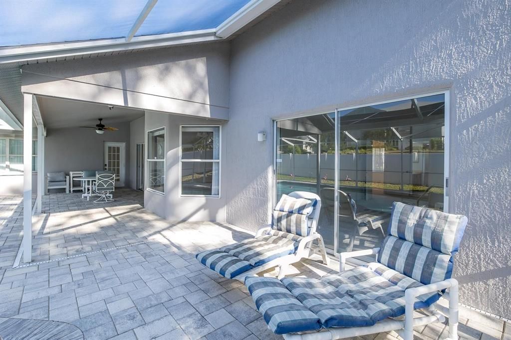 Active With Contract: $339,900 (3 beds, 2 baths, 2013 Square Feet)