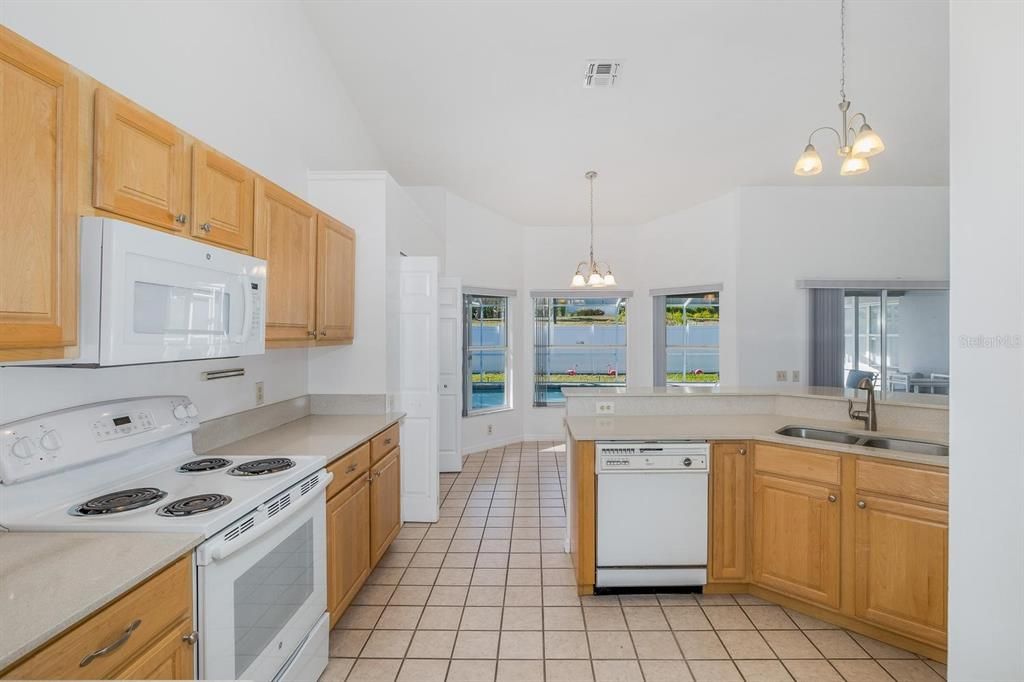 Active With Contract: $339,900 (3 beds, 2 baths, 2013 Square Feet)