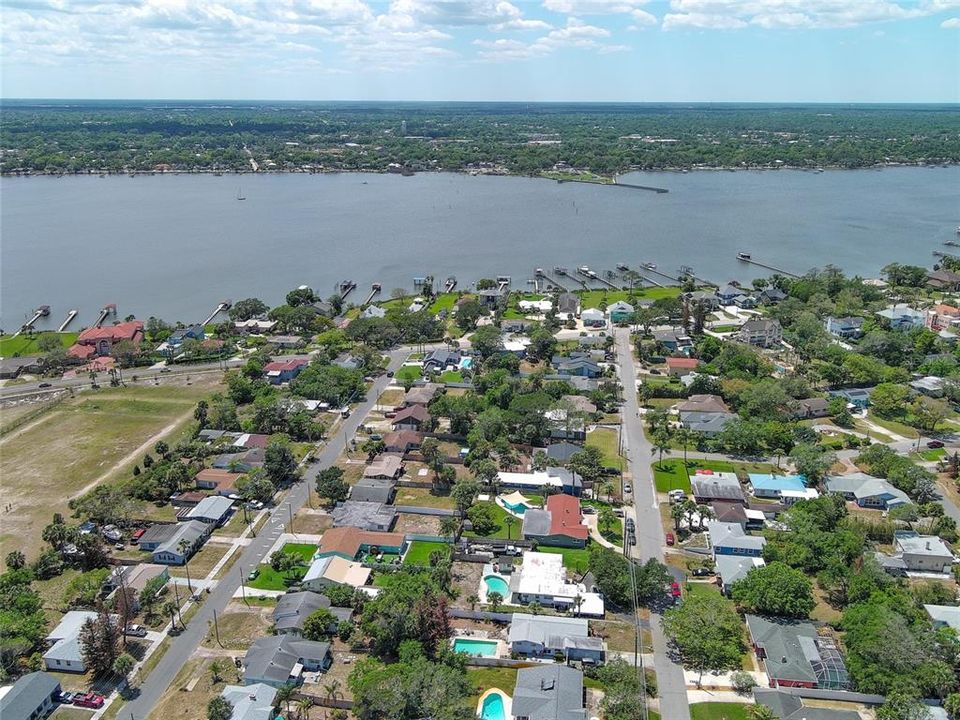 Activo con contrato: $299,000 (2 camas, 2 baños, 1436 Pies cuadrados)