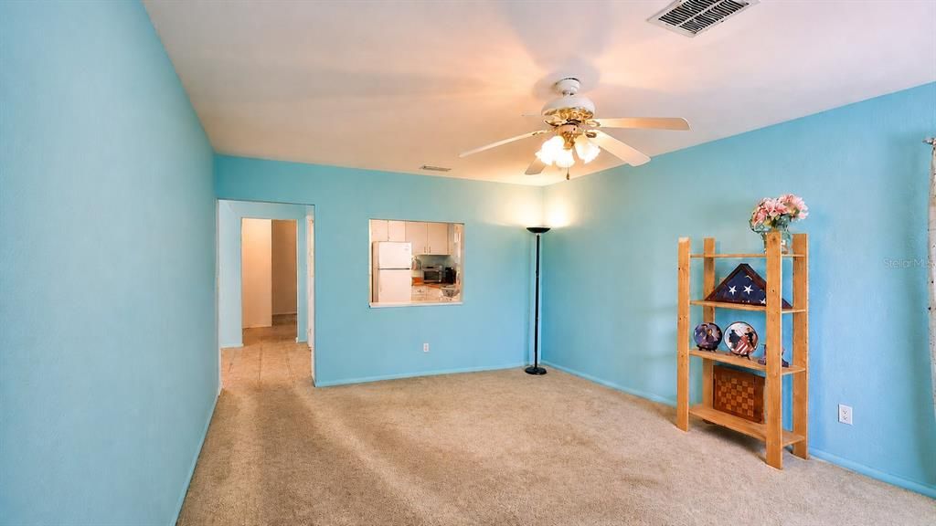 Activo con contrato: $299,000 (2 camas, 2 baños, 1436 Pies cuadrados)