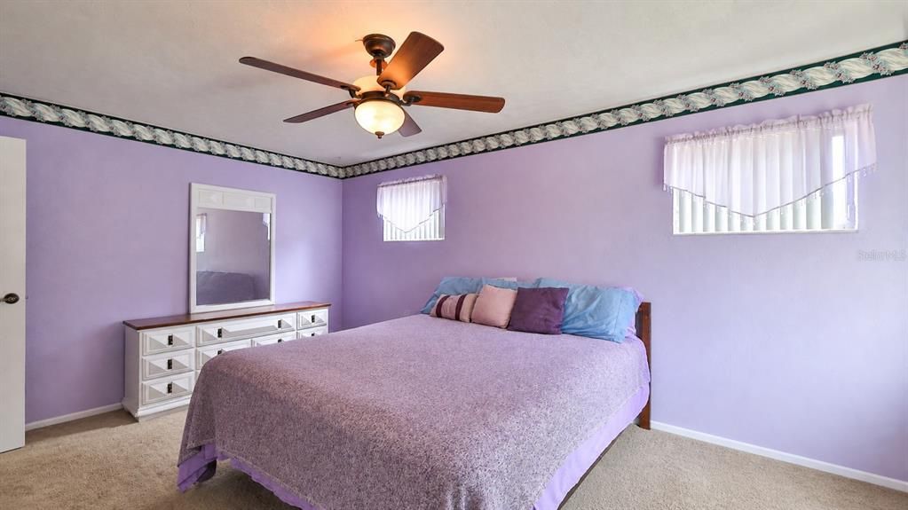 Activo con contrato: $299,000 (2 camas, 2 baños, 1436 Pies cuadrados)