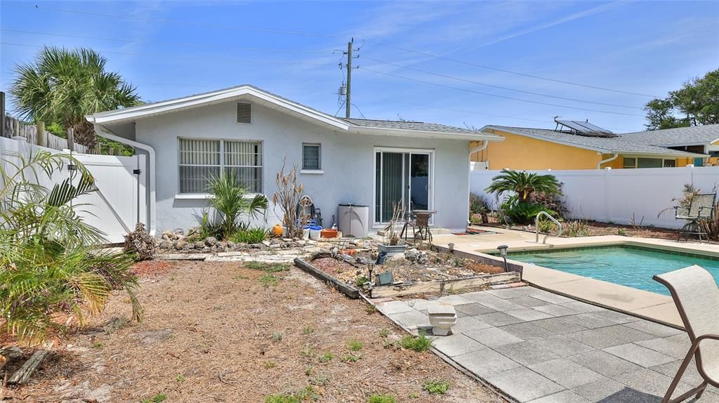 Activo con contrato: $299,000 (2 camas, 2 baños, 1436 Pies cuadrados)