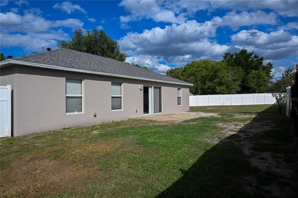 Active With Contract: $229,900 (3 beds, 2 baths, 1415 Square Feet)