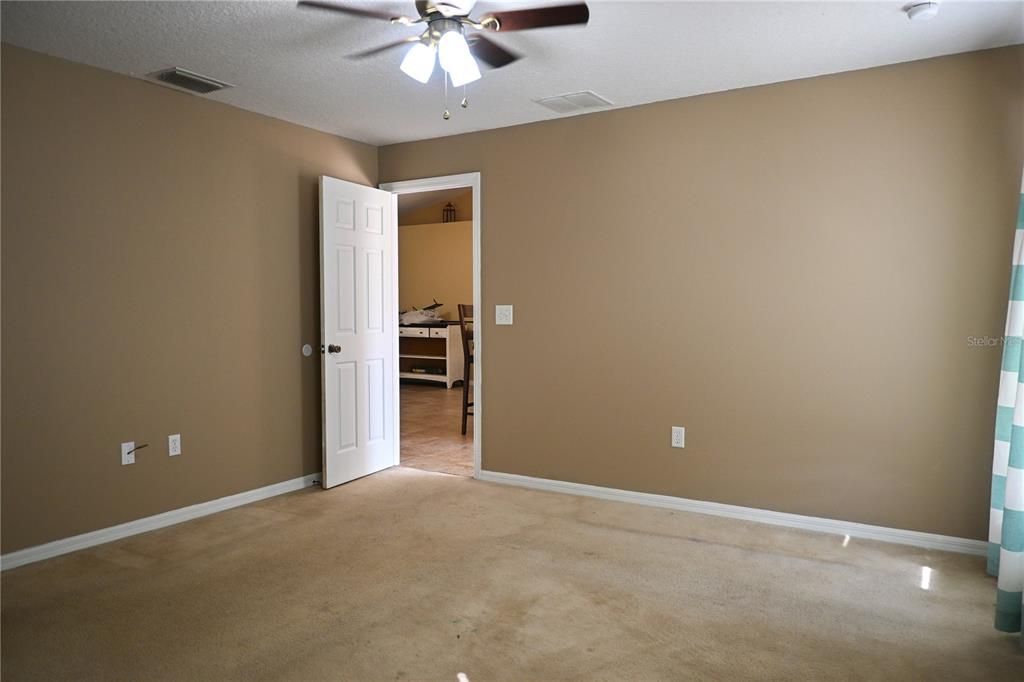 Active With Contract: $229,900 (3 beds, 2 baths, 1415 Square Feet)