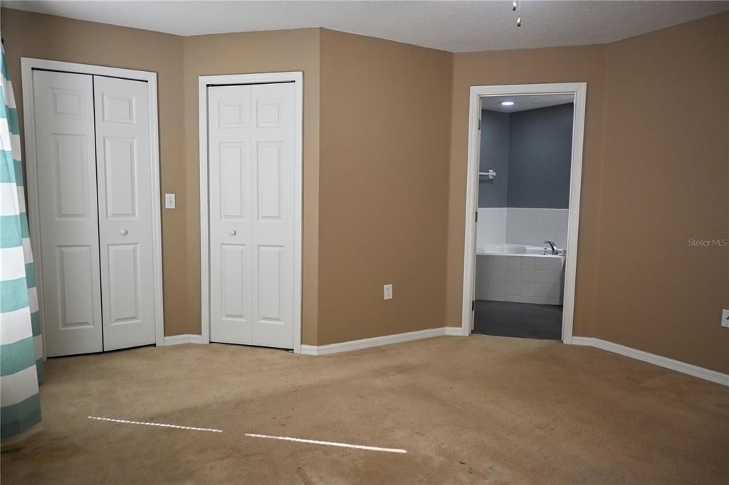Active With Contract: $229,900 (3 beds, 2 baths, 1415 Square Feet)