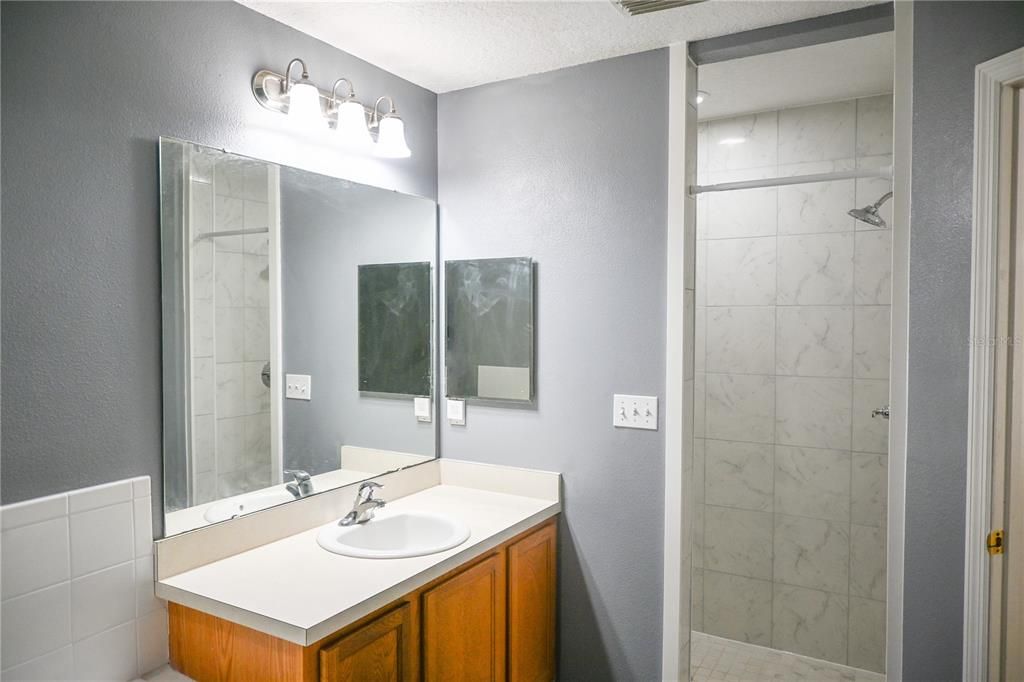 Active With Contract: $229,900 (3 beds, 2 baths, 1415 Square Feet)