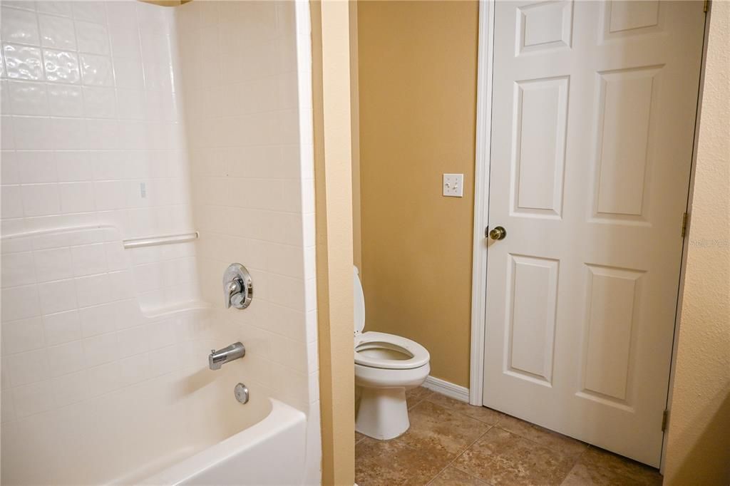 Active With Contract: $229,900 (3 beds, 2 baths, 1415 Square Feet)