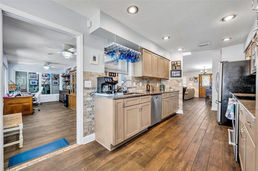 For Rent: $3,000 (3 beds, 2 baths, 1681 Square Feet)
