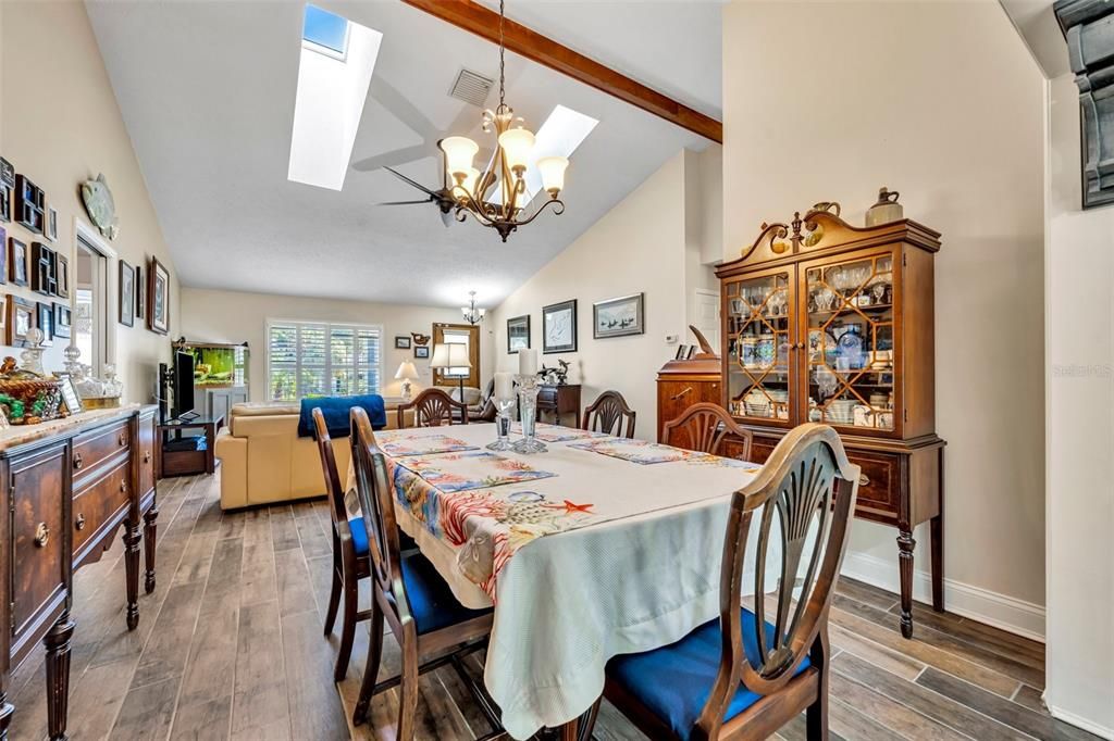 For Rent: $3,000 (3 beds, 2 baths, 1681 Square Feet)