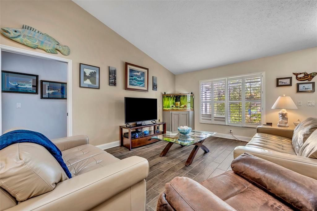 For Rent: $3,000 (3 beds, 2 baths, 1681 Square Feet)