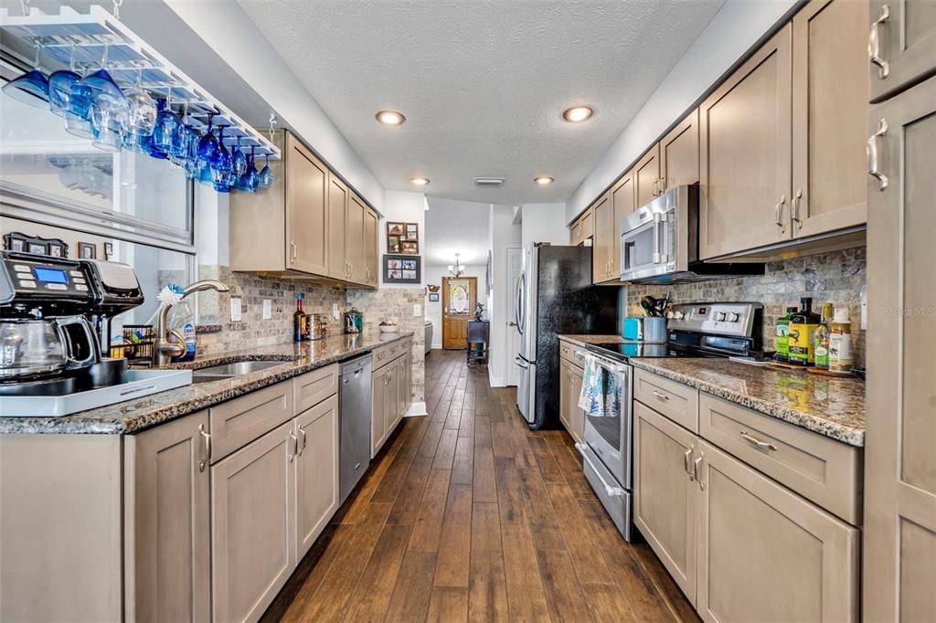 For Rent: $3,000 (3 beds, 2 baths, 1681 Square Feet)