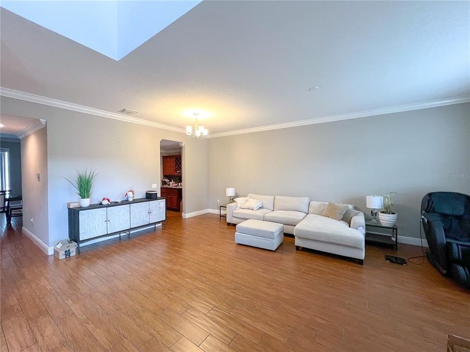 For Rent: $3,400 (5 beds, 4 baths, 3930 Square Feet)