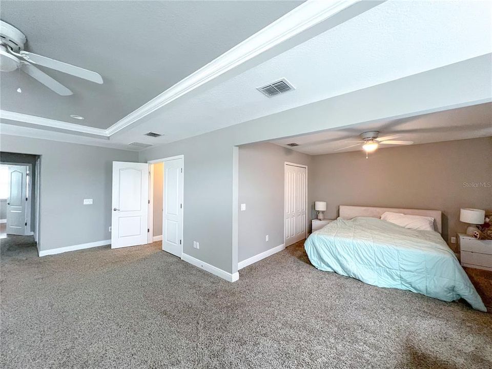 For Rent: $3,400 (5 beds, 4 baths, 3930 Square Feet)