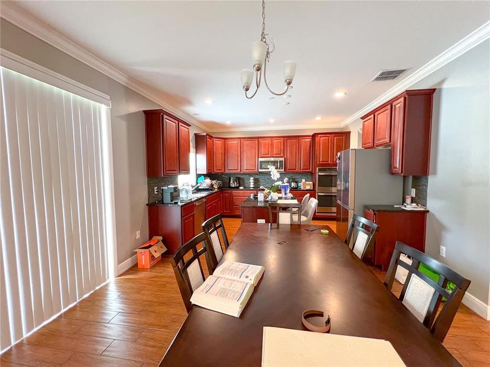 For Rent: $3,400 (5 beds, 4 baths, 3930 Square Feet)