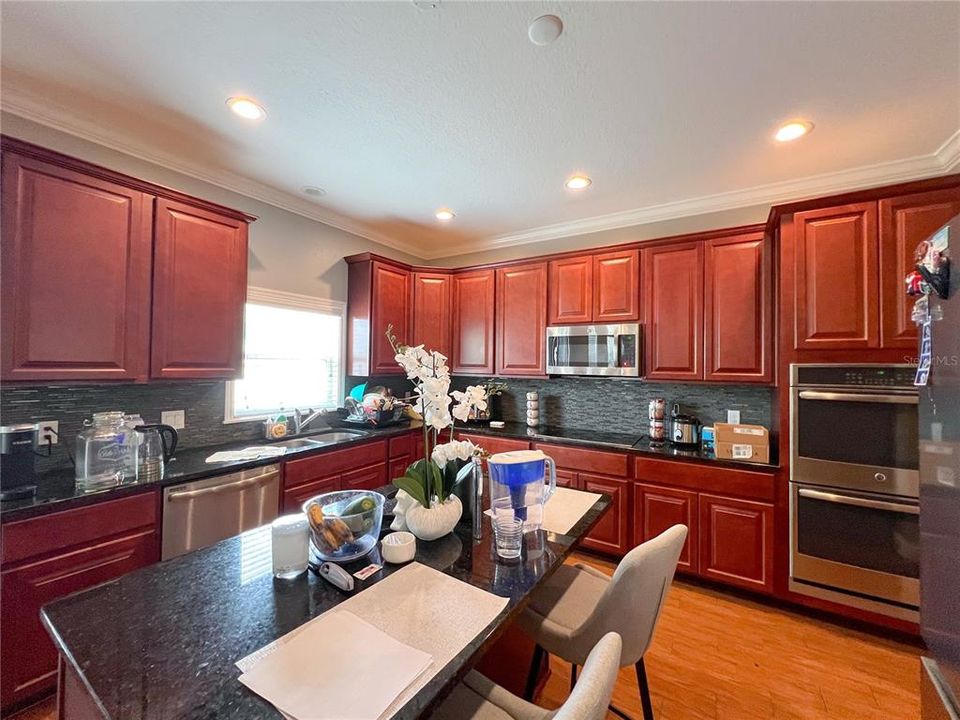 For Rent: $3,400 (5 beds, 4 baths, 3930 Square Feet)