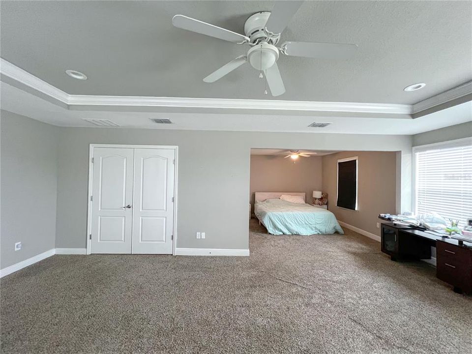 For Rent: $3,400 (5 beds, 4 baths, 3930 Square Feet)