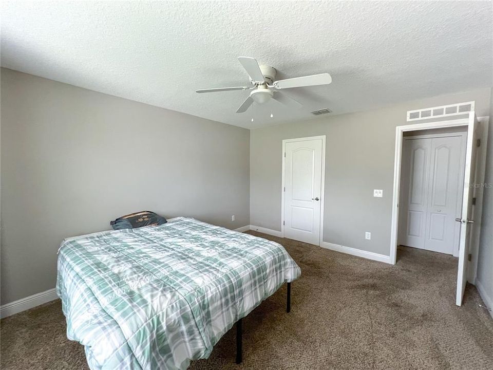 For Rent: $3,400 (5 beds, 4 baths, 3930 Square Feet)