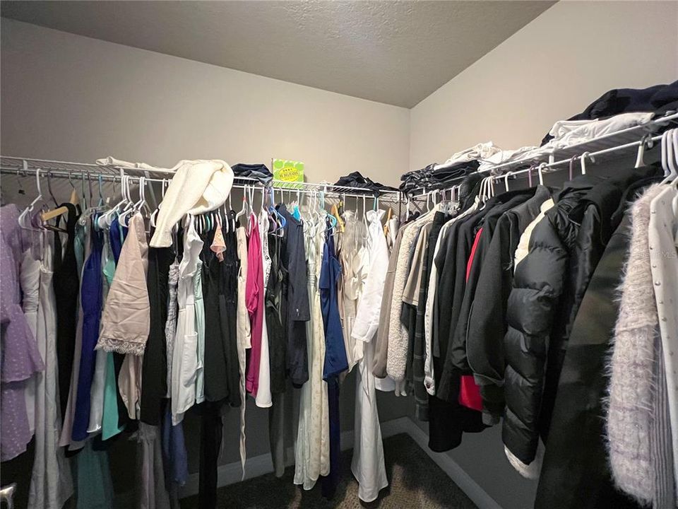 For Rent: $3,400 (5 beds, 4 baths, 3930 Square Feet)