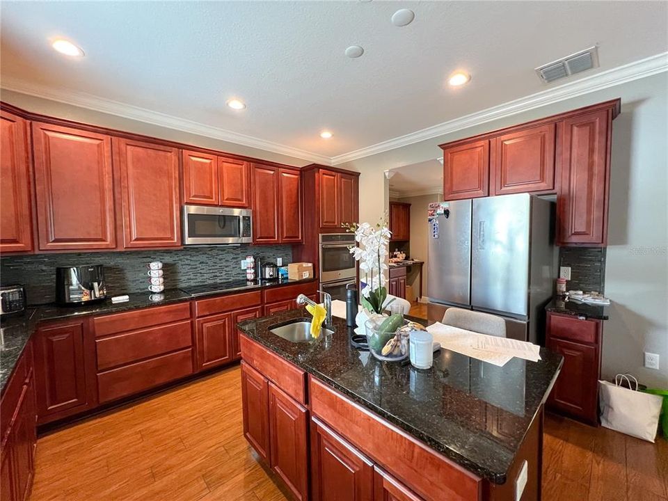 For Rent: $3,400 (5 beds, 4 baths, 3930 Square Feet)