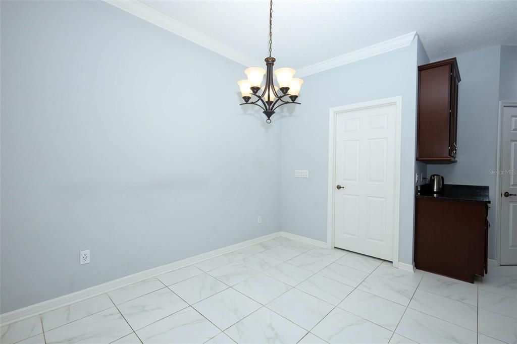 For Sale: $375,000 (3 beds, 2 baths, 2177 Square Feet)