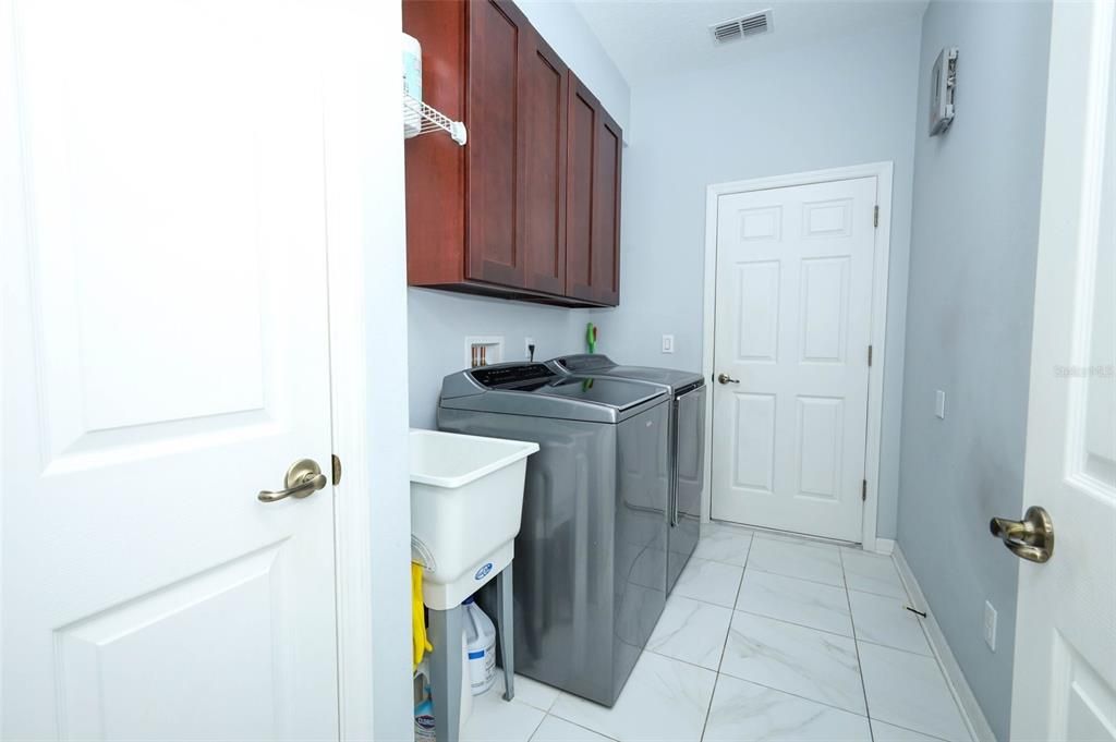 For Sale: $375,000 (3 beds, 2 baths, 2177 Square Feet)