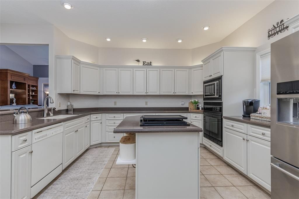 En Venta: $488,000 (3 camas, 3 baños, 2143 Pies cuadrados)