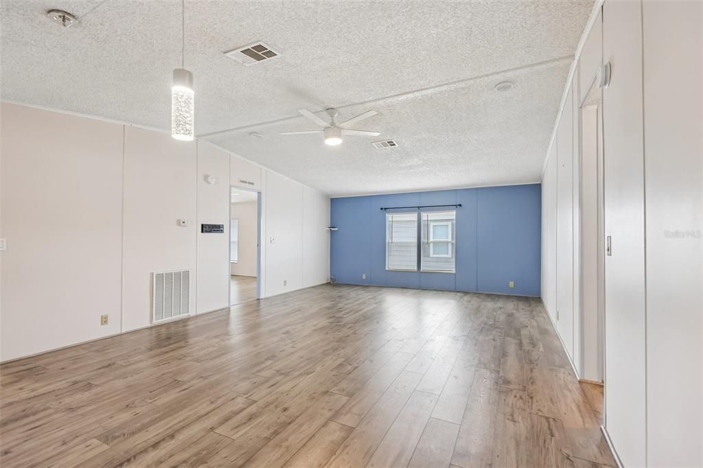 Activo con contrato: $195,000 (3 camas, 2 baños, 1512 Pies cuadrados)