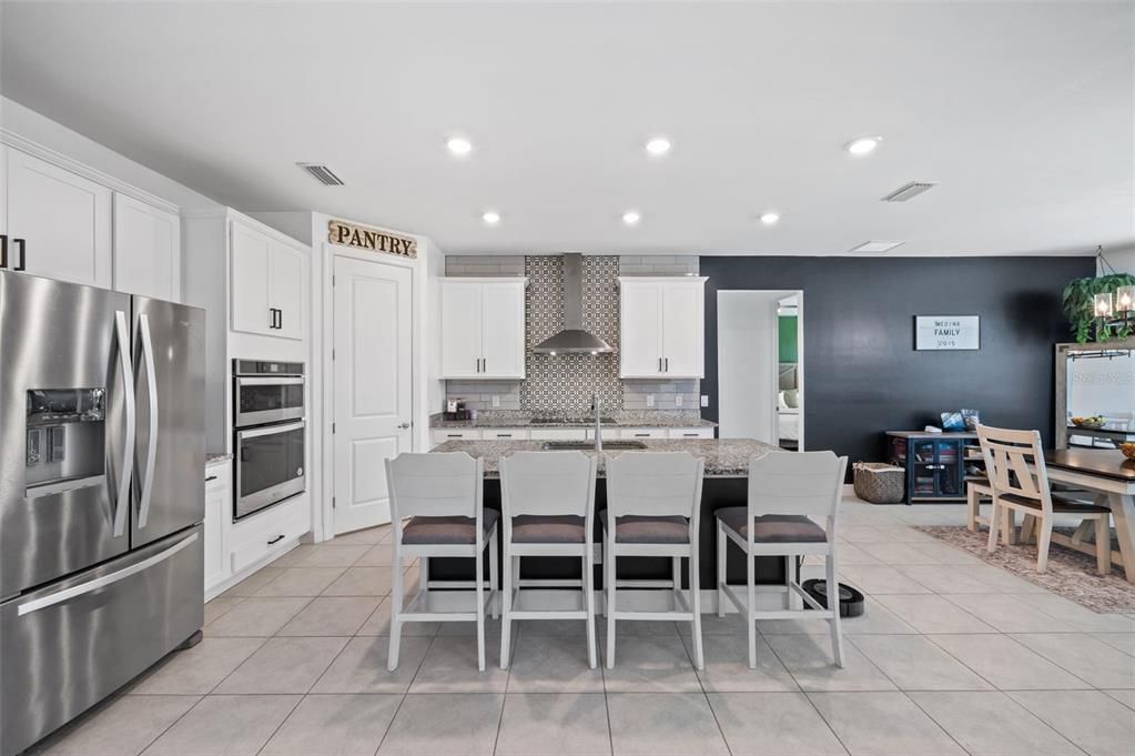 En Venta: $535,000 (3 camas, 2 baños, 2190 Pies cuadrados)