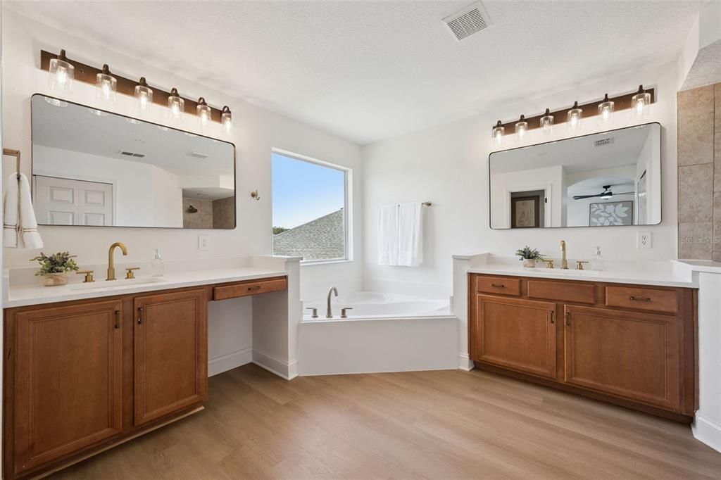 For Sale: $624,999 (4 beds, 3 baths, 2614 Square Feet)