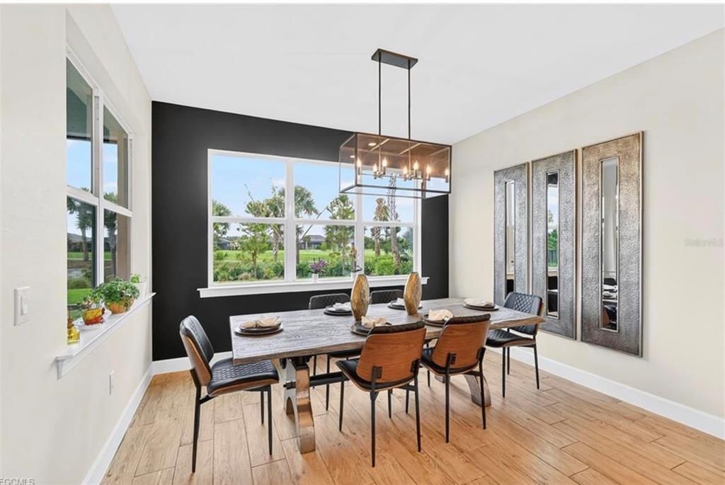 En Venta: $825,000 (5 camas, 5 baños, 4554 Pies cuadrados)