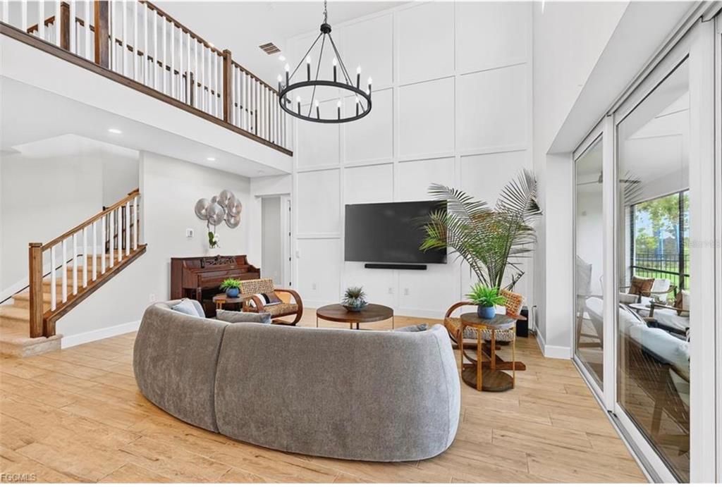 En Venta: $825,000 (5 camas, 5 baños, 4554 Pies cuadrados)