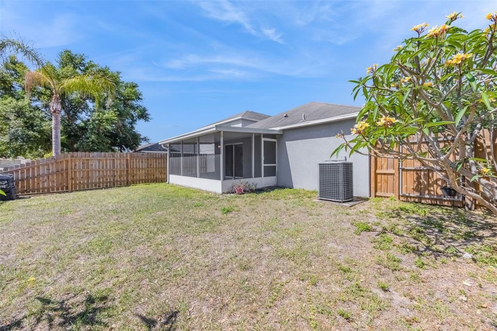 Active With Contract: $265,000 (3 beds, 2 baths, 1292 Square Feet)