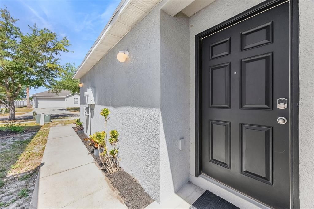 Active With Contract: $265,000 (3 beds, 2 baths, 1292 Square Feet)