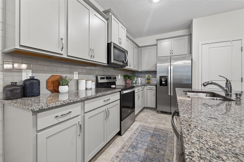 На продажу: $395,000 (3 спален, 2 ванн, 1717 Квадратных фут)