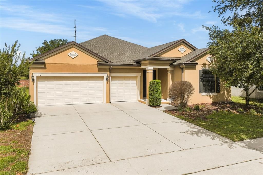 Active With Contract: $725,000 (5 beds, 3 baths, 2464 Square Feet)