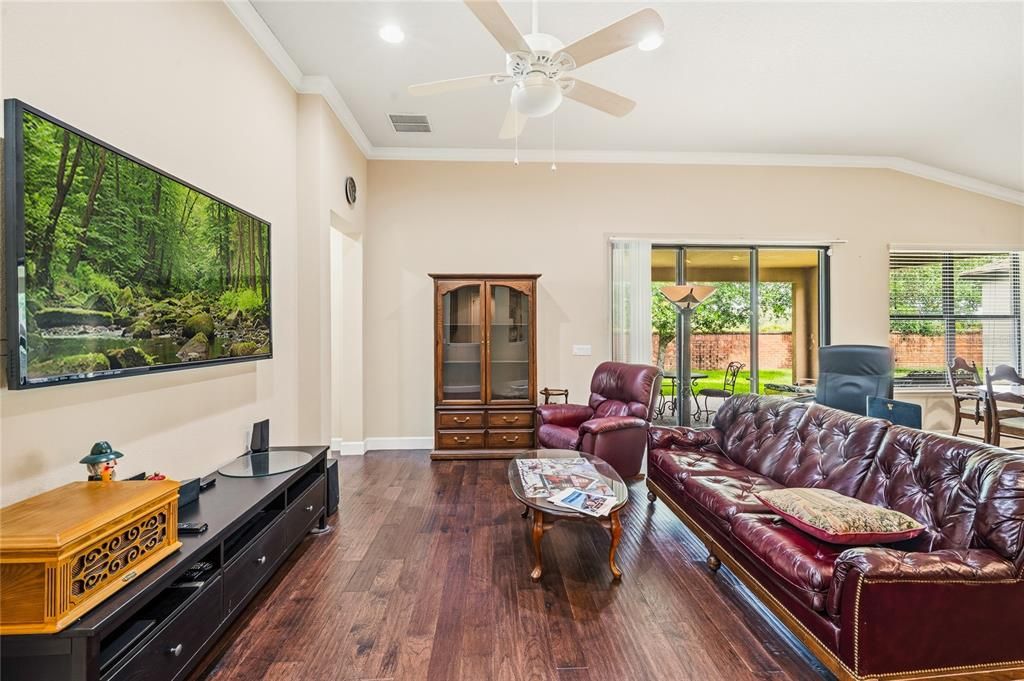 Active With Contract: $725,000 (5 beds, 3 baths, 2464 Square Feet)
