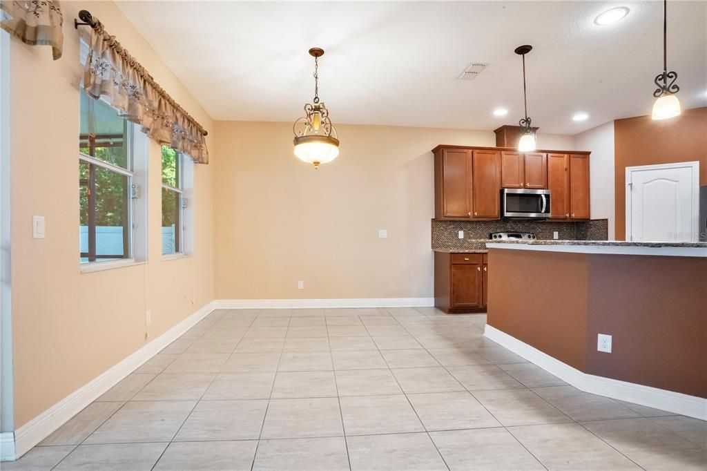 For Sale: $529,900 (4 beds, 3 baths, 2361 Square Feet)