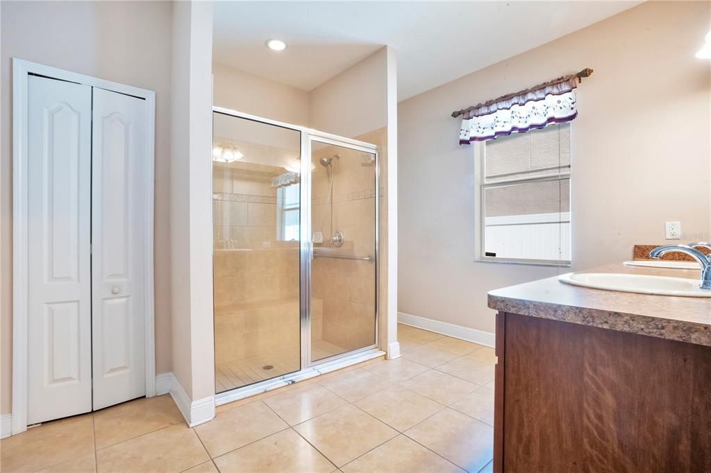 For Sale: $529,900 (4 beds, 3 baths, 2361 Square Feet)