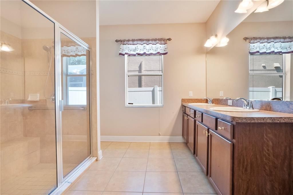 For Sale: $529,900 (4 beds, 3 baths, 2361 Square Feet)
