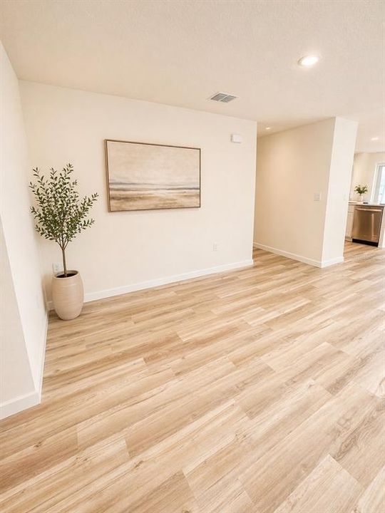 В аренду: $1,875 (3 спален, 2 ванн, 1504 Квадратных фут)