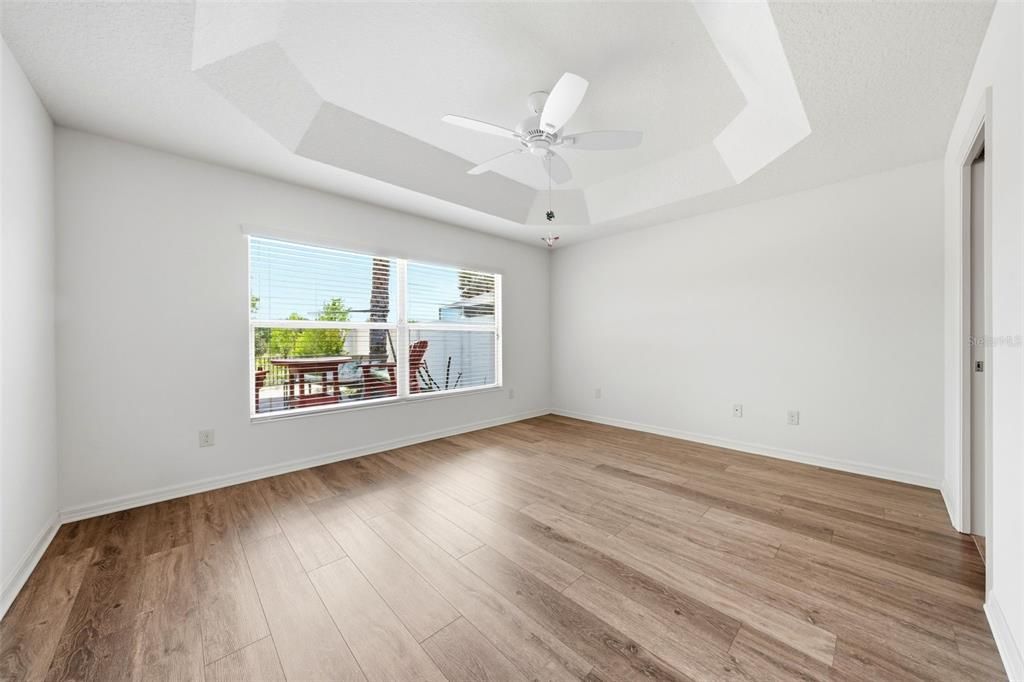 Под контрактом: $445,000 (3 спален, 2 ванн, 1617 Квадратных фут)